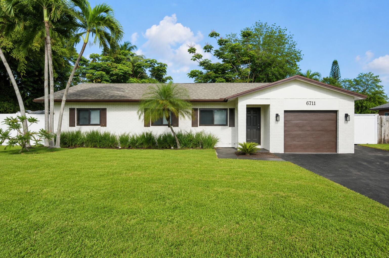 PALM-AIRE VILLAGE SECTION 3 - Residential