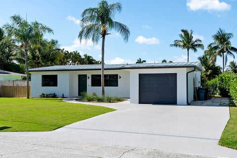 Tiny photo for 1510 Carandis Circle, Lake Clarke Shores, FL 33406 (MLS # B26029758)