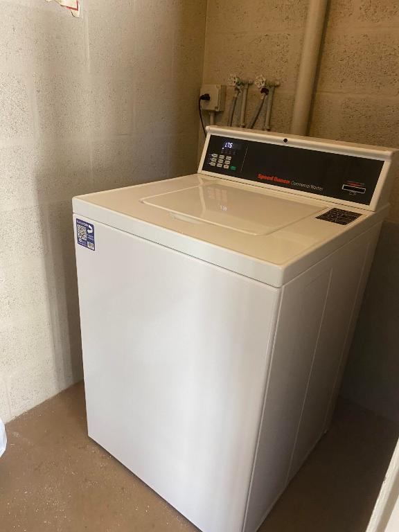 VISTA ST LUCIE BUILDINGS 9 THRU 20 - Residential Lease