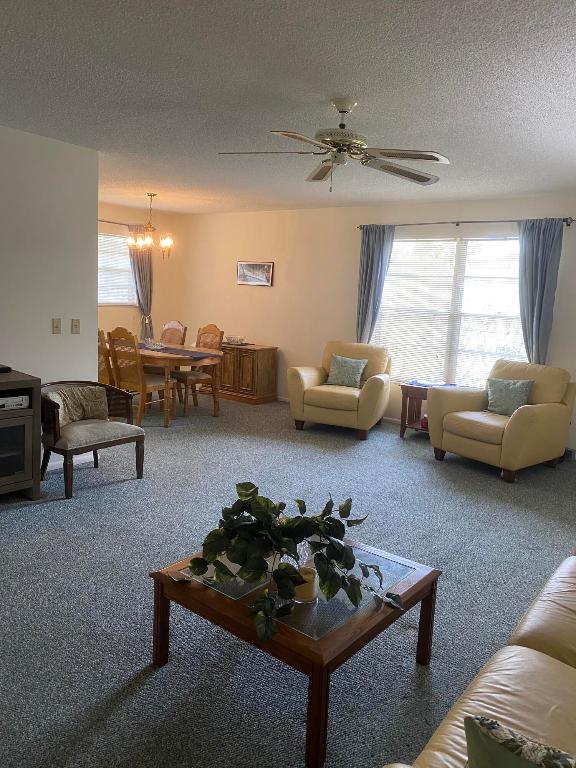 VISTA ST LUCIE BUILDINGS 9 THRU 20 - Residential Lease