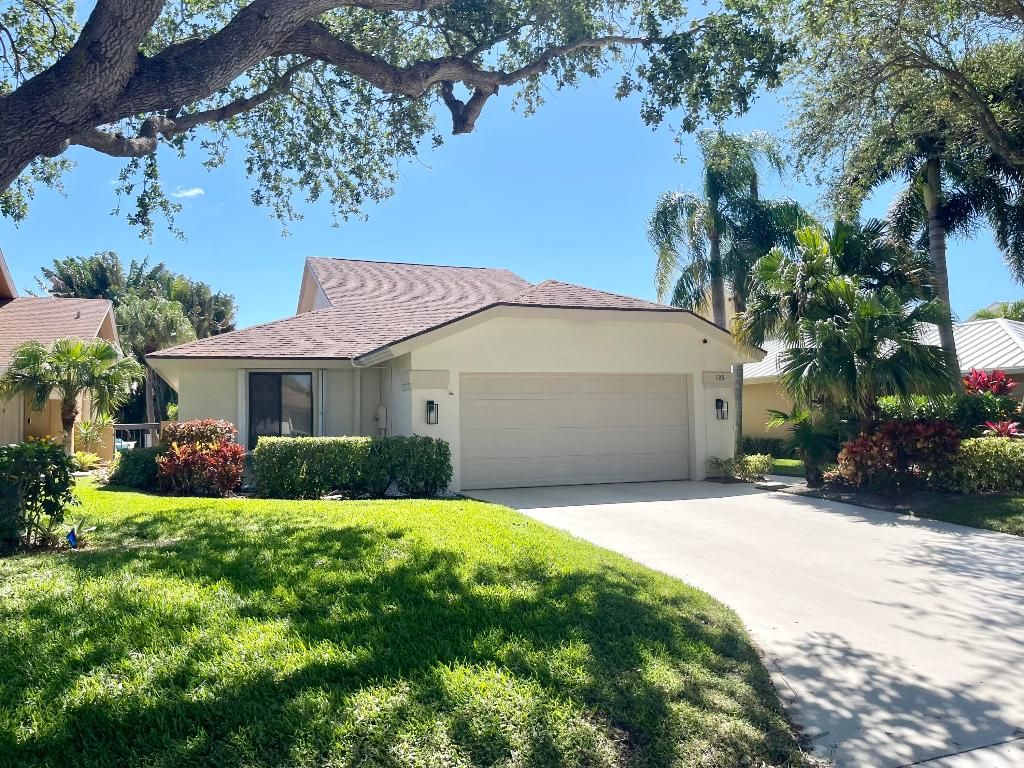 Photo of 125 Cape Pointe Circle, Jupiter, FL 33477 (MLS # R10974132)