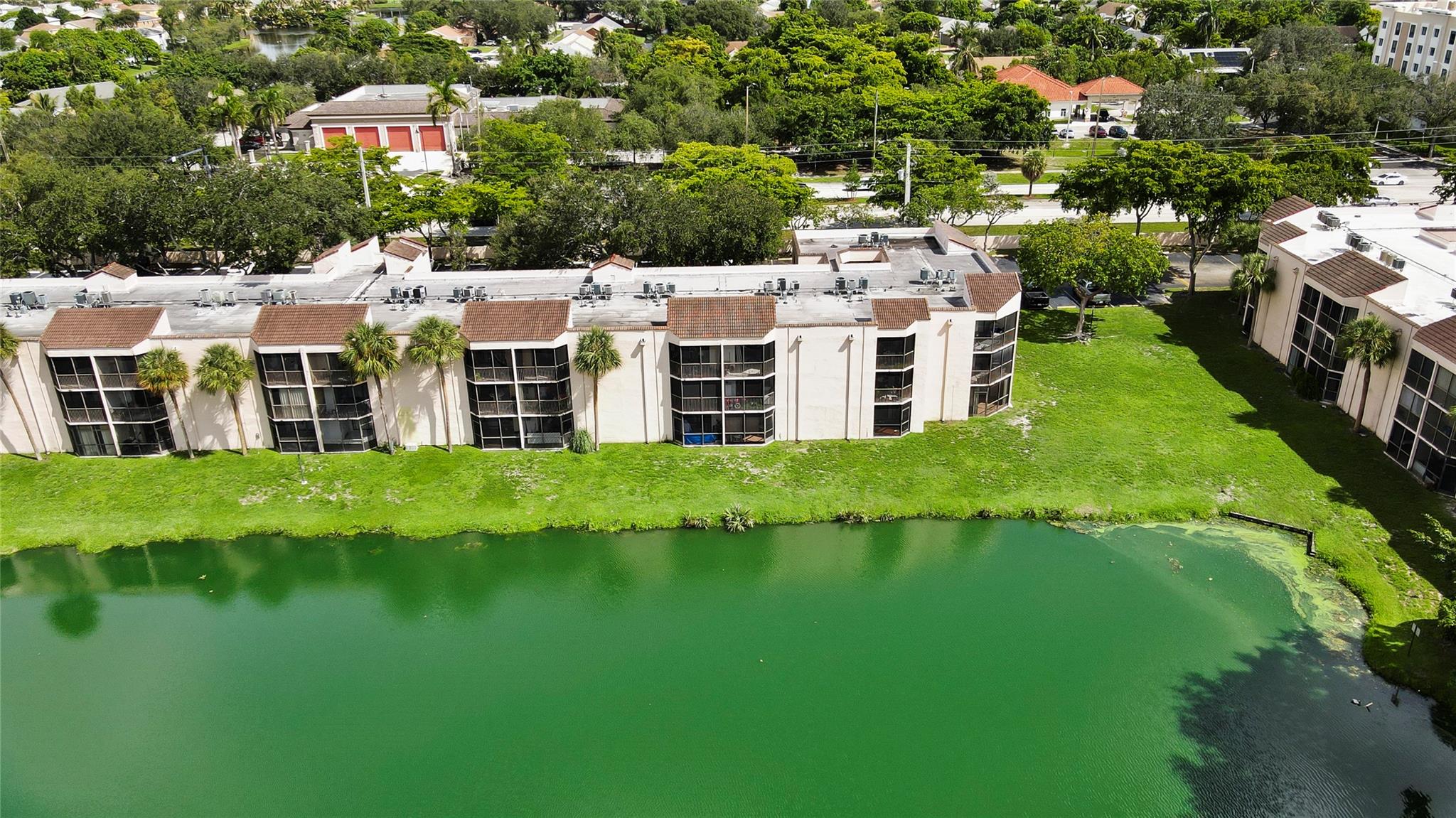 MIRAMAR CLUB - Residential