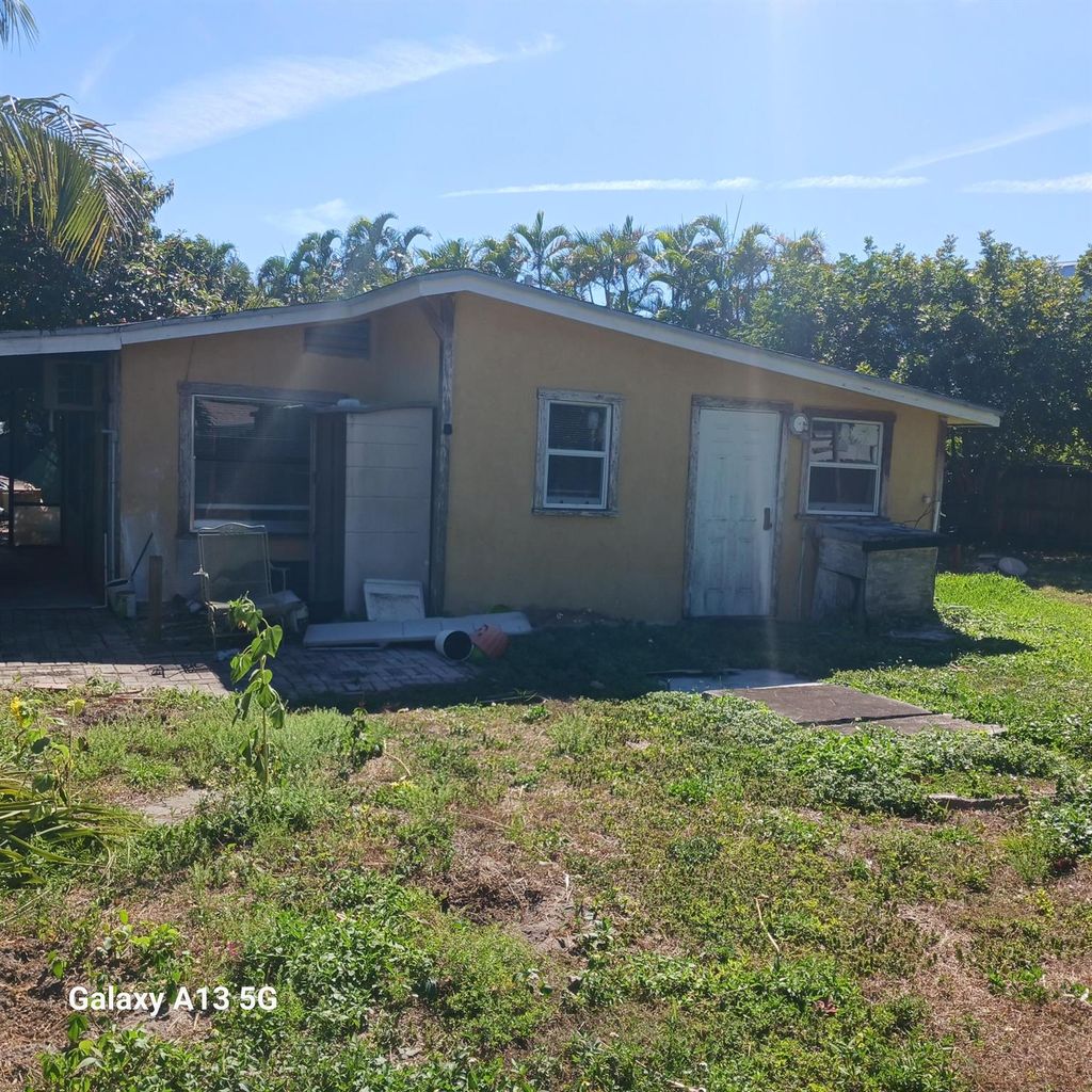 Photo of 3865 Aladdin Avenue, Boynton Beach, FL 33436 (MLS # R11073678)