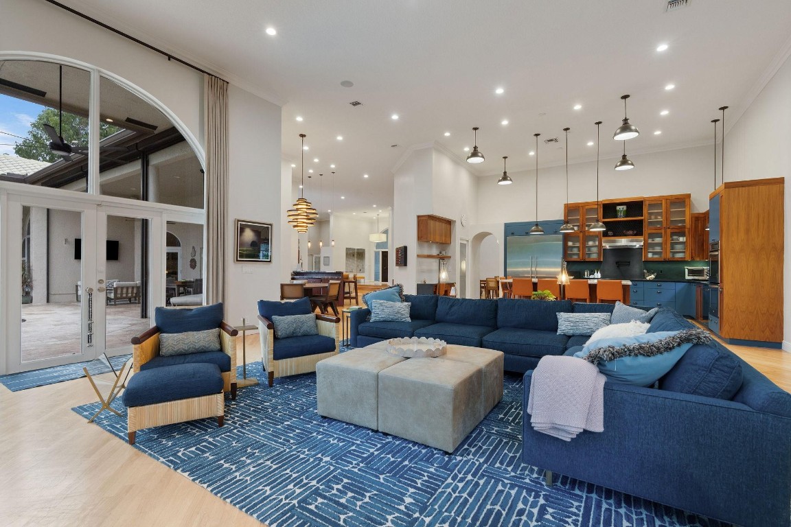 MIDDLE ACRES - Residential