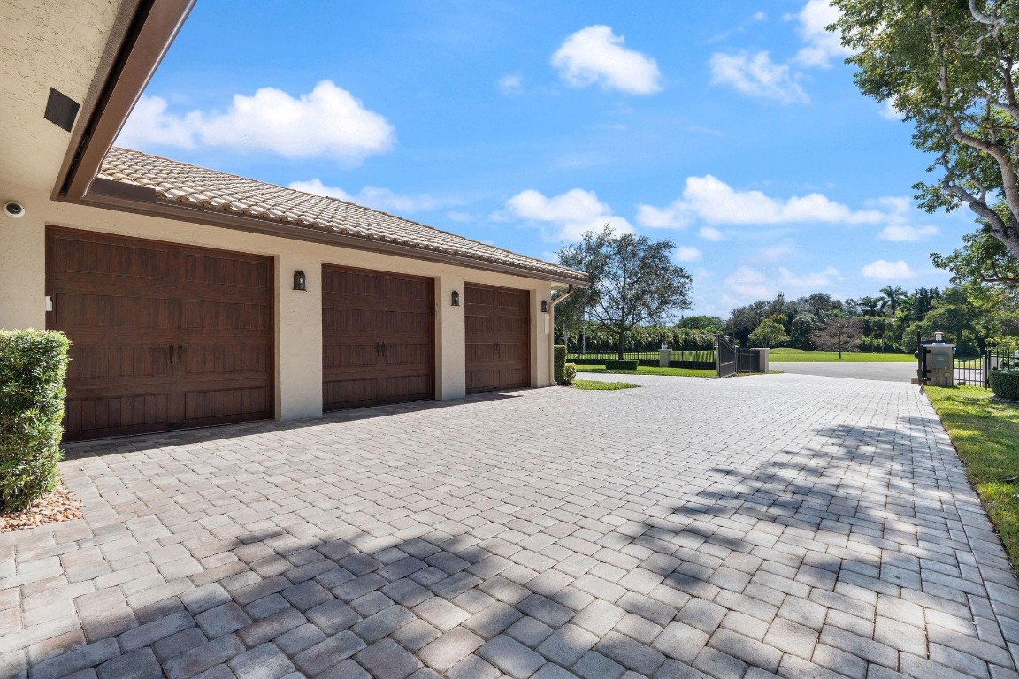 MIDDLE ACRES - Residential