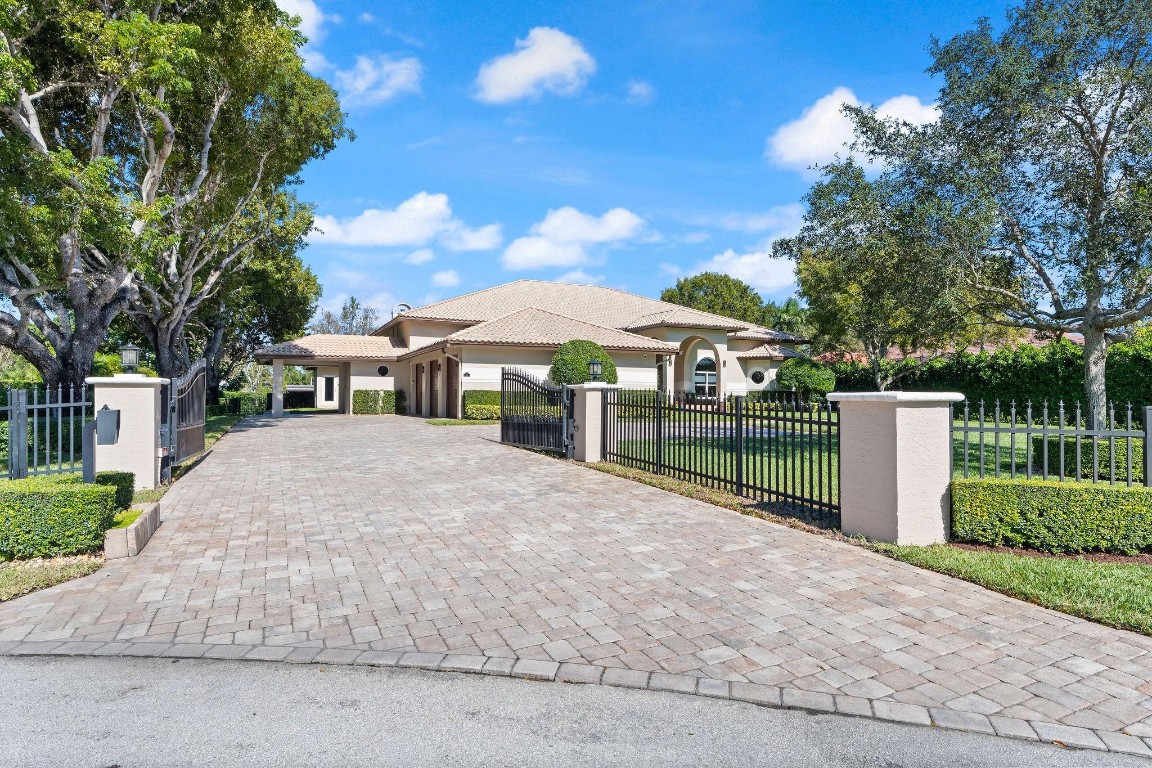 MIDDLE ACRES - Residential