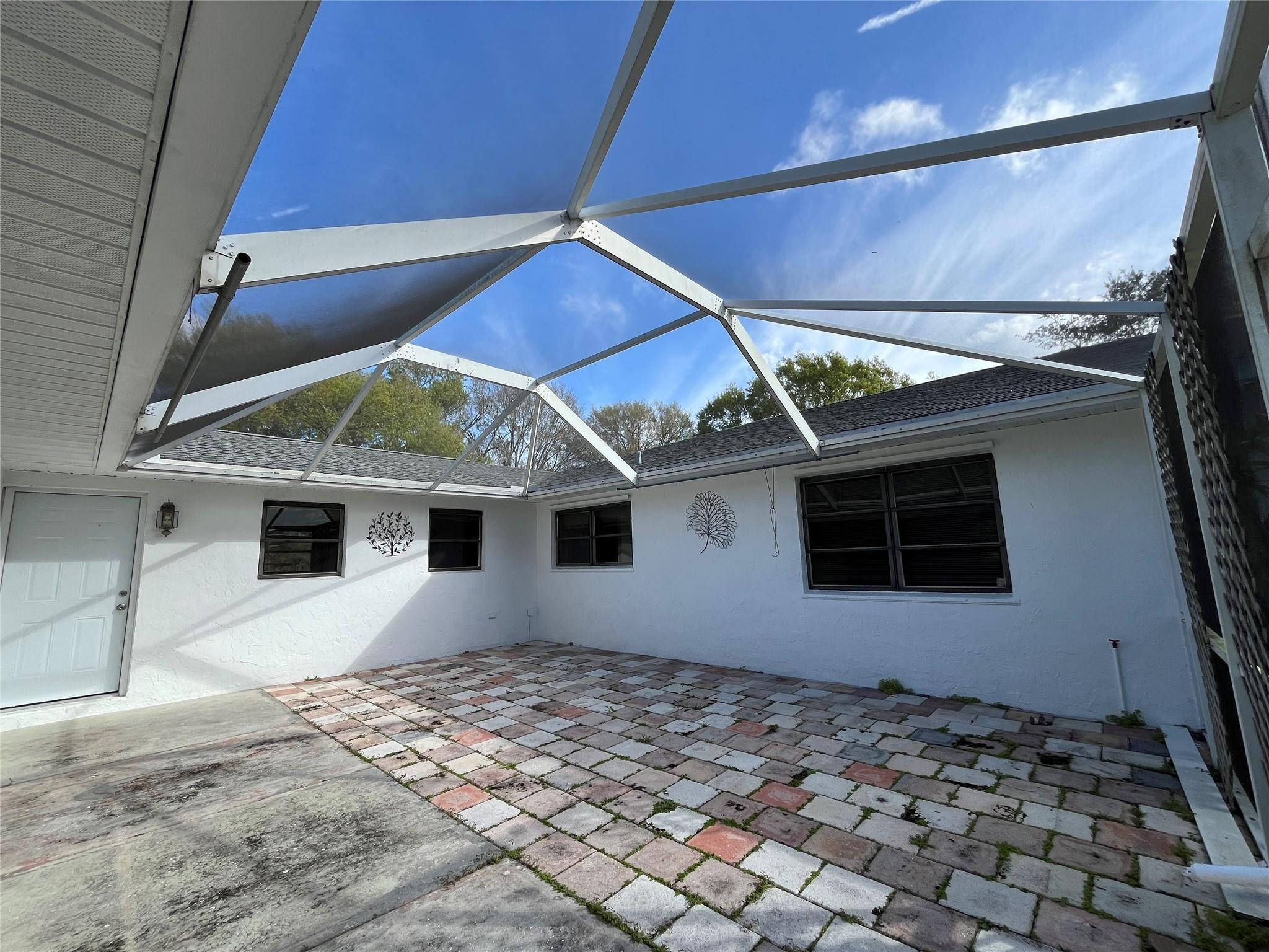 LAZY SEVEN ESTATES - Residential