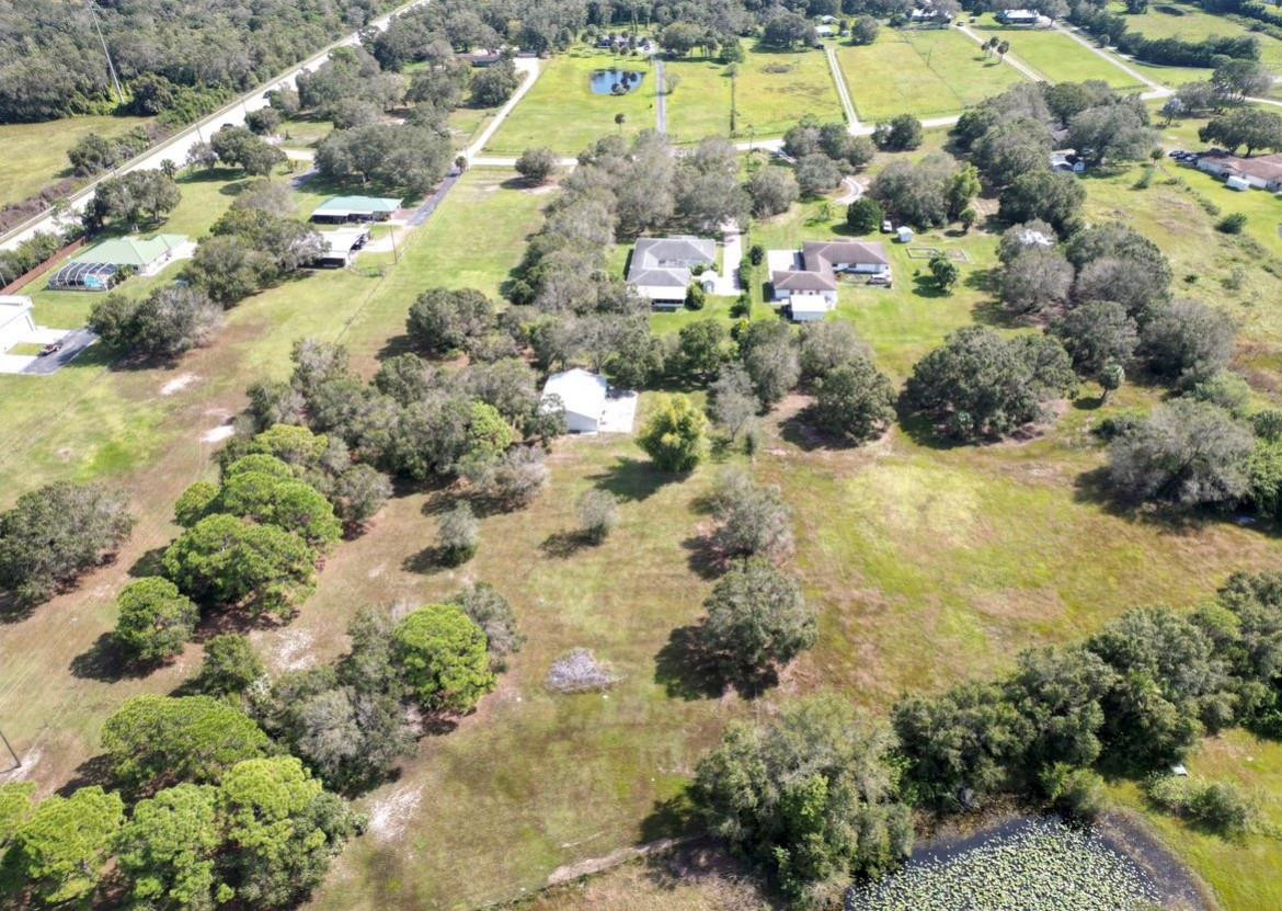 LAZY SEVEN ESTATES - Residential