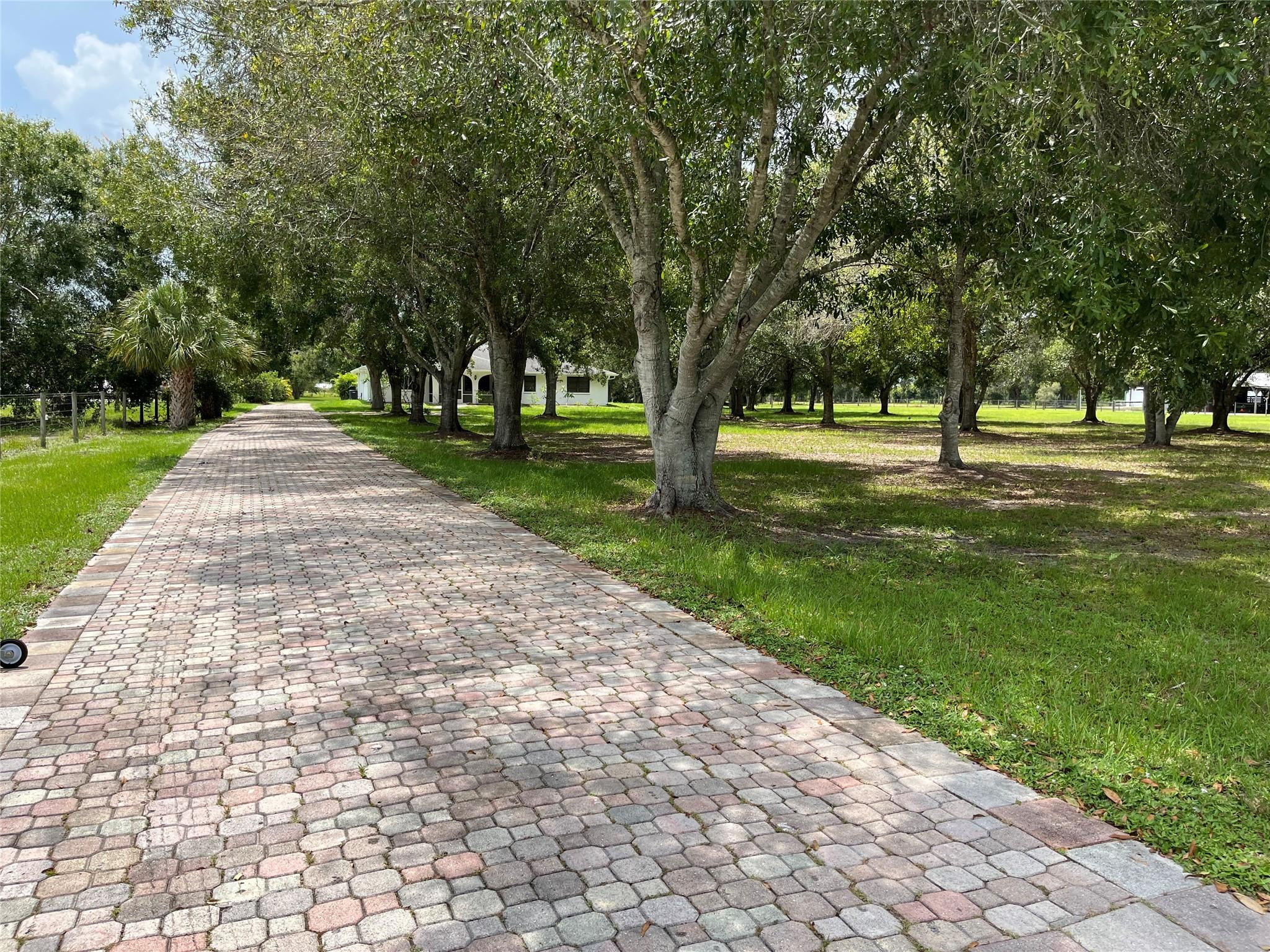 LAZY SEVEN ESTATES - Residential