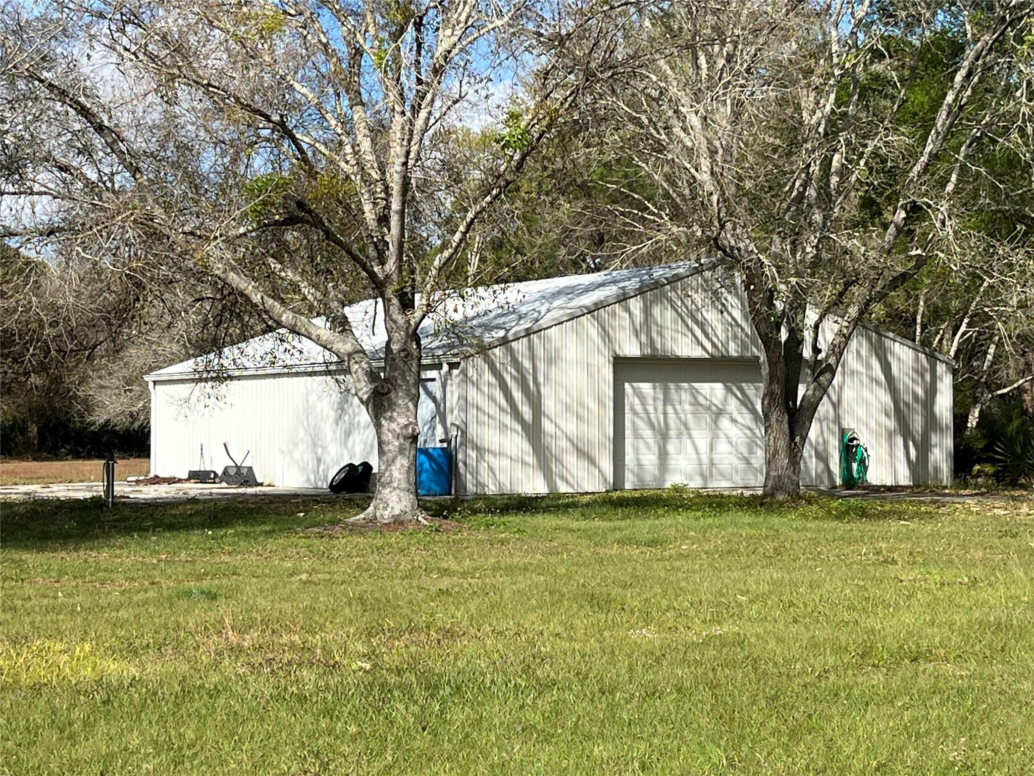 LAZY SEVEN ESTATES - Residential