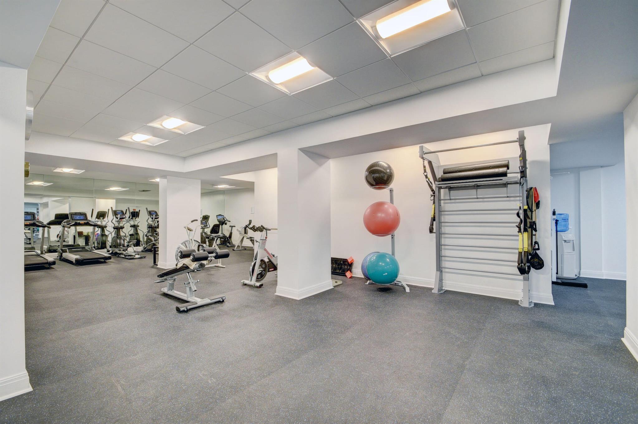 TWENTY TWO NINETY FIVE SO - Residential