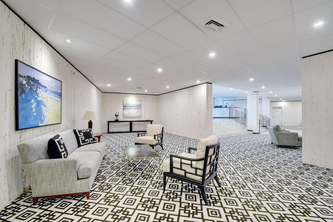 TWENTY TWO NINETY FIVE SOUTH OCEAN BLVD - Residential