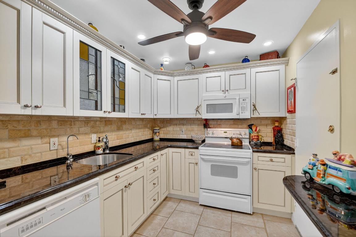 TWENTY TWO NINETY FIVE SOUTH OCEAN BLVD - Residential