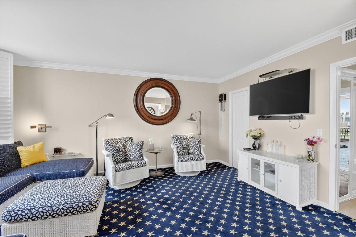 TWENTY TWO NINETY FIVE SOUTH OCEAN BLVD - Residential