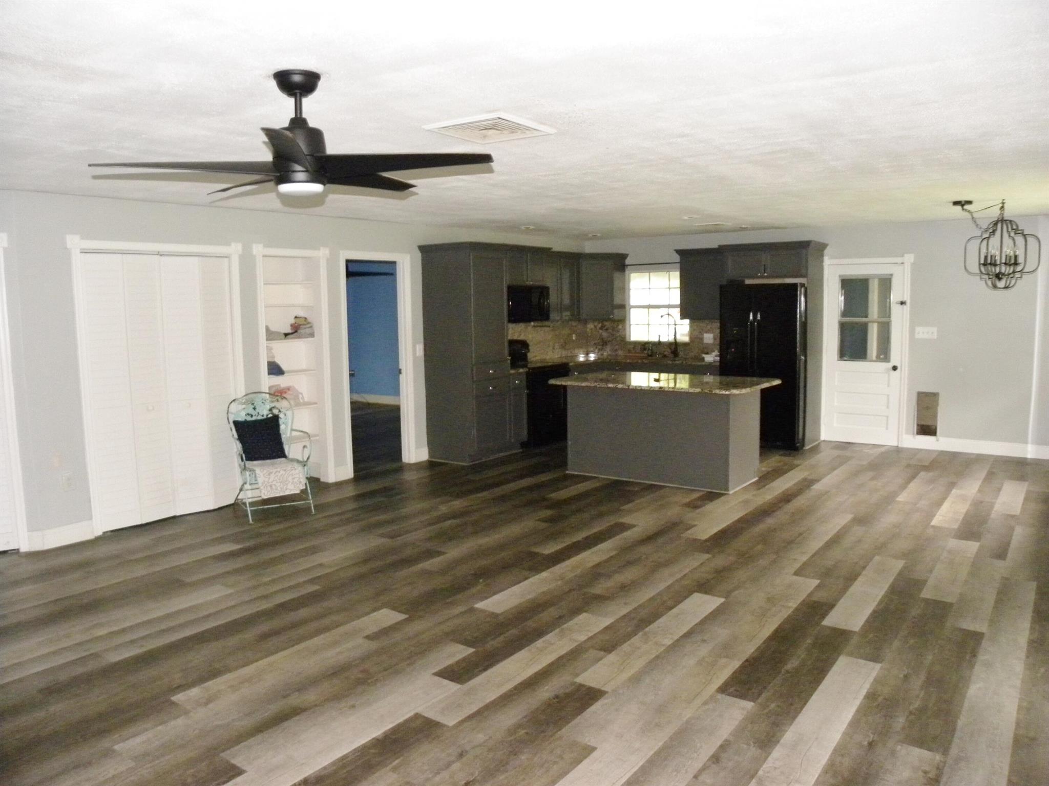 8206 Lakeland Boulevard, Fort Pierce, FL, 34951/$310,000 4 8206 Lakeland Boulevard