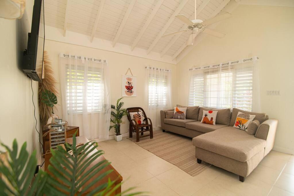 RICHMOND ESTATES - Residential Lease