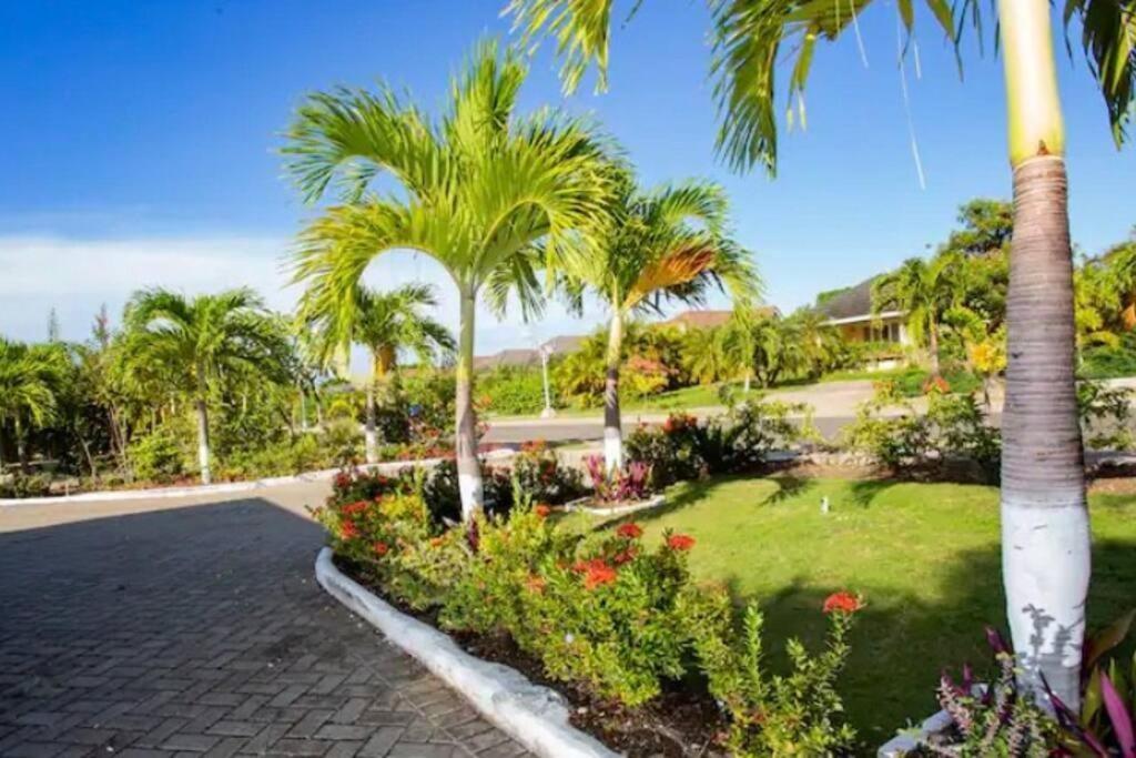 RICHMOND ESTATES - Residential Lease