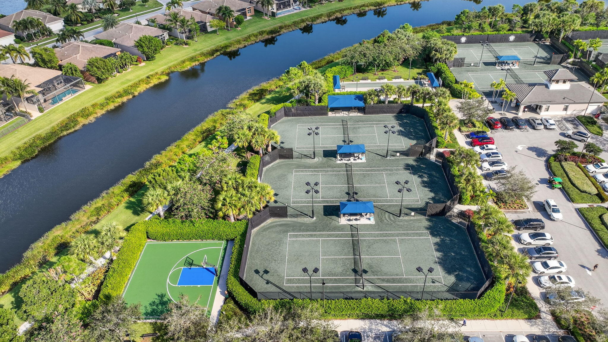 VALENCIA COVE - Residential