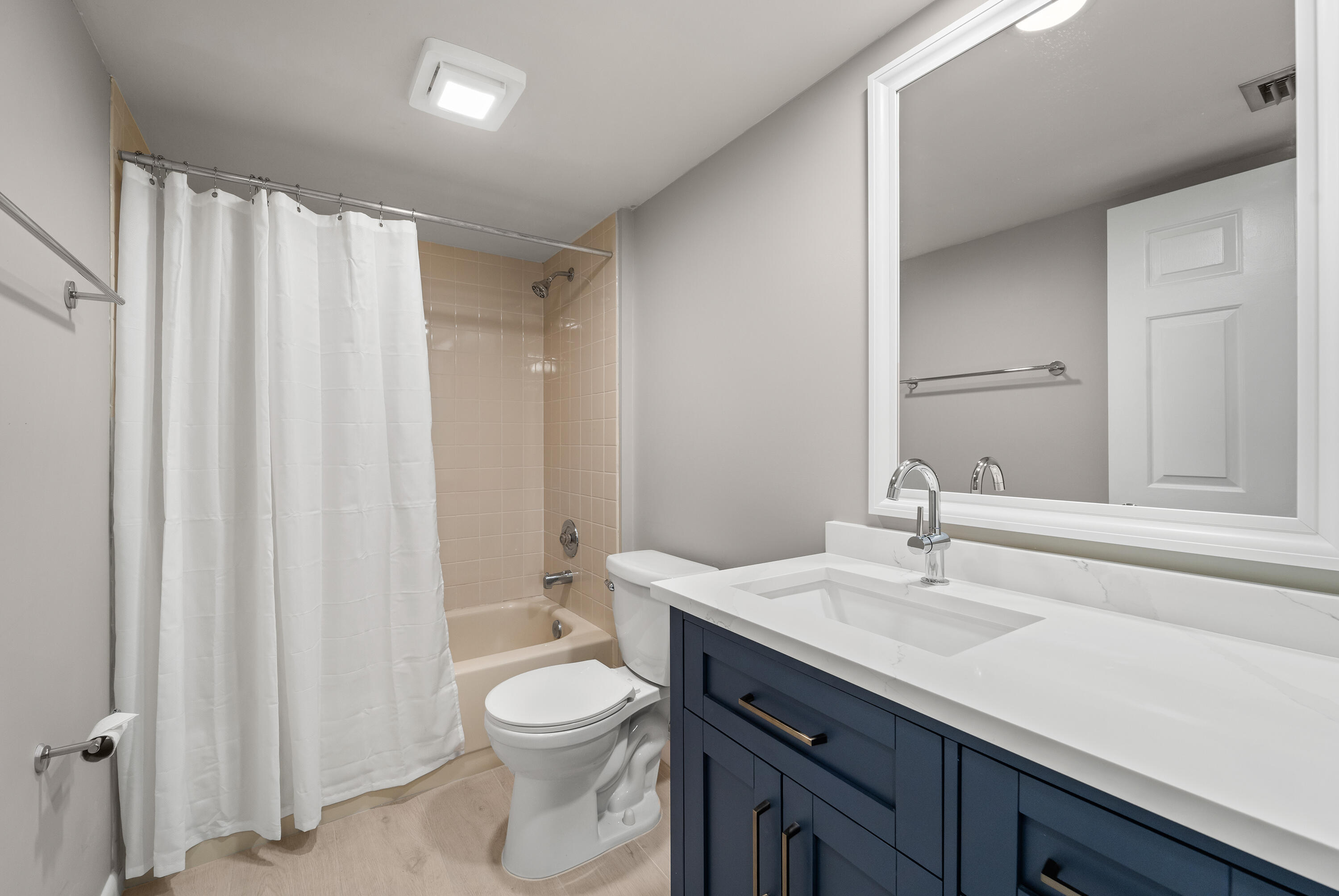 WHITEHALL CONDO OF THE LANDS OF THE PRESIDENT - Residential Lease