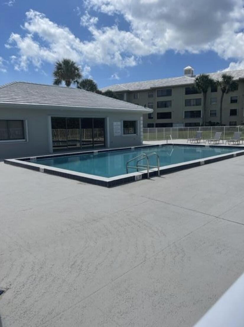 WHITEHALL CONDO OF THE LANDS OF THE PRESIDENT - Residential Lease