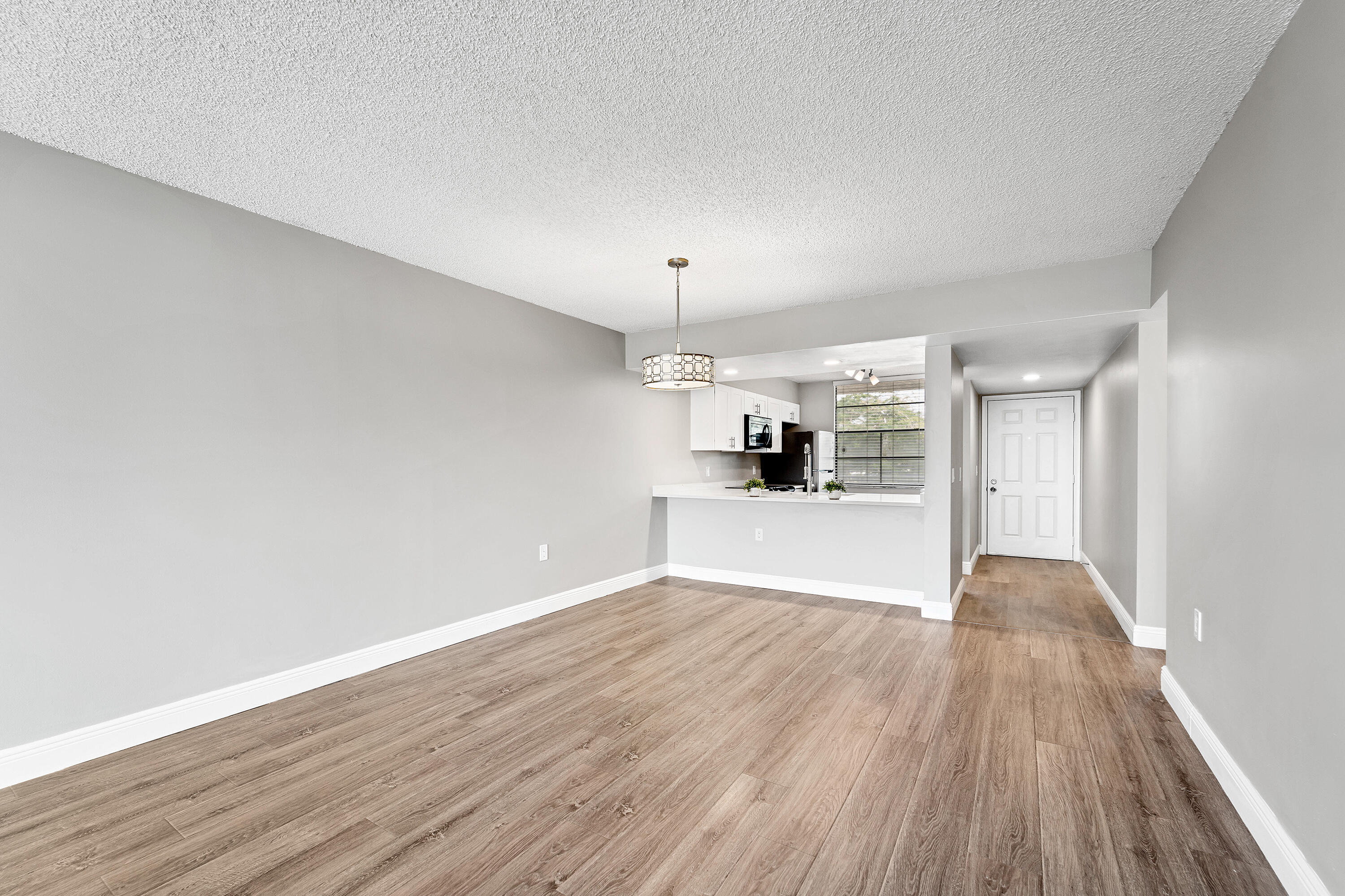 WHITEHALL CONDO OF THE LANDS OF THE PRESIDENT - Residential Lease