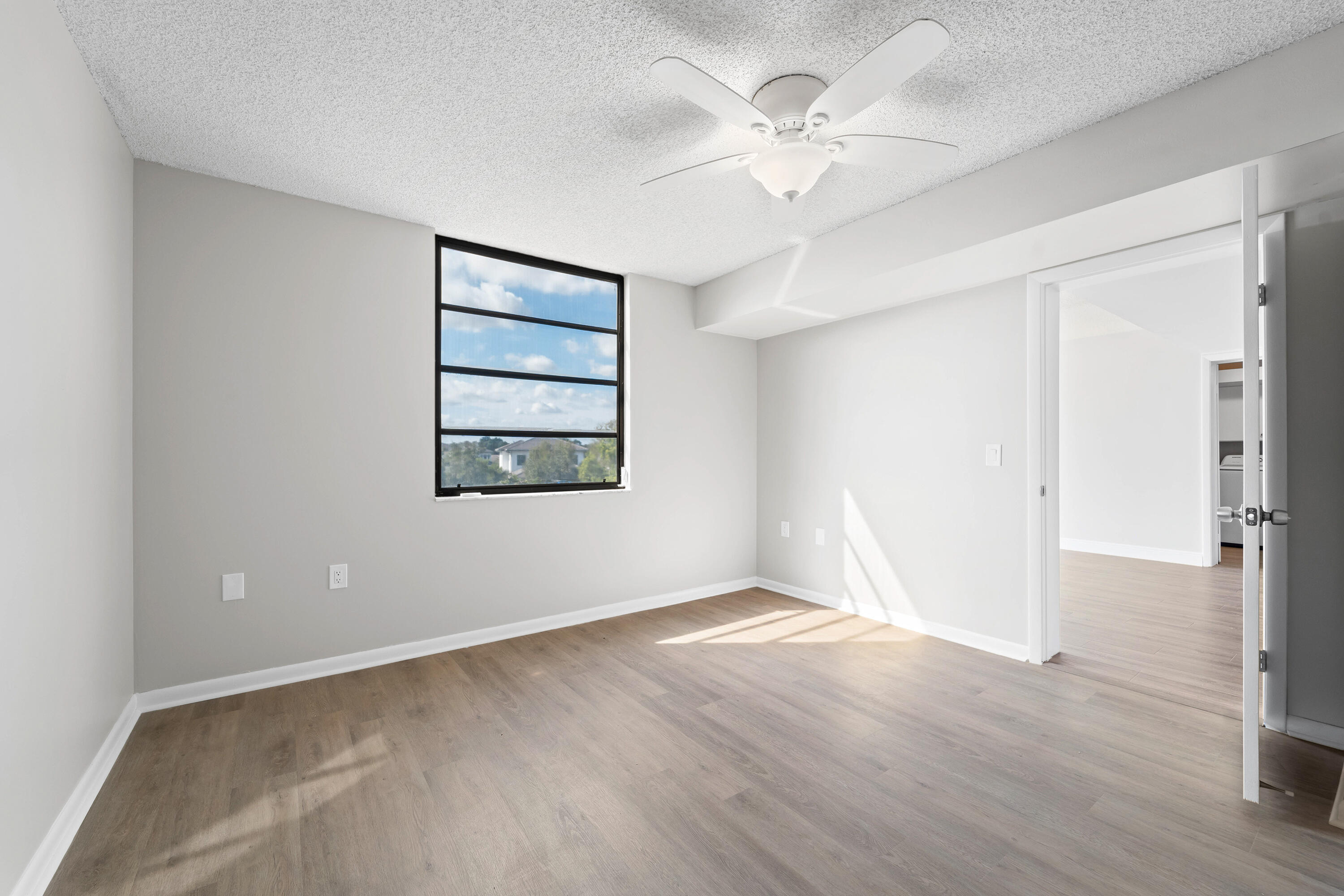 WHITEHALL CONDO OF THE LANDS OF THE PRESIDENT - Residential Lease