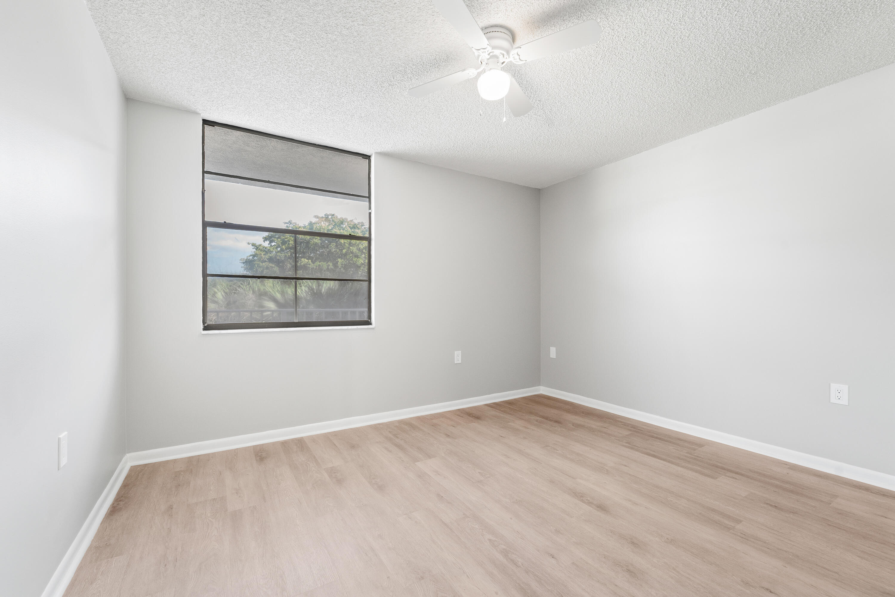 WHITEHALL CONDO OF THE LANDS OF THE PRESIDENT - Residential Lease