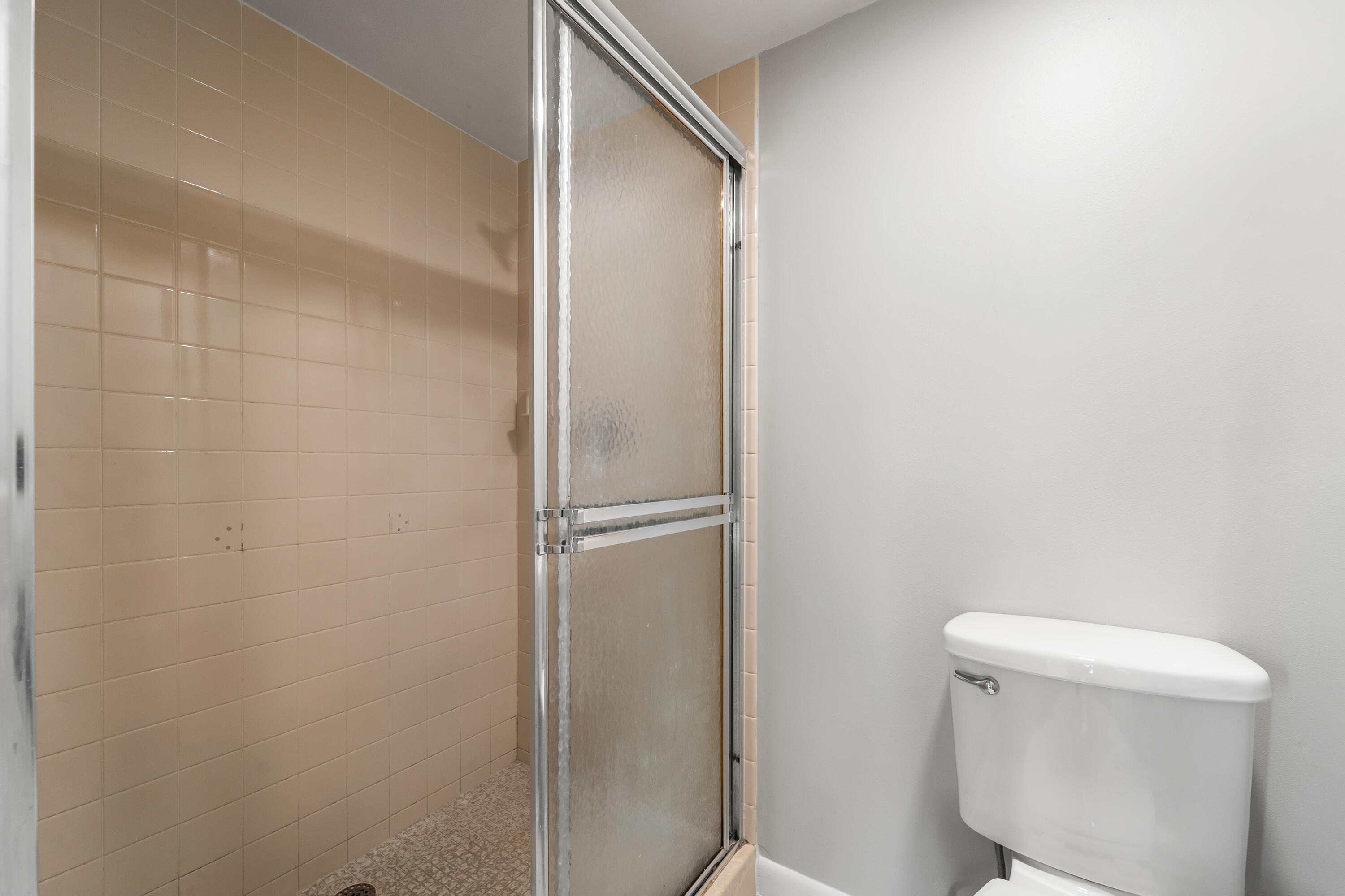 WHITEHALL CONDO OF THE LANDS OF THE PRESIDENT - Residential Lease