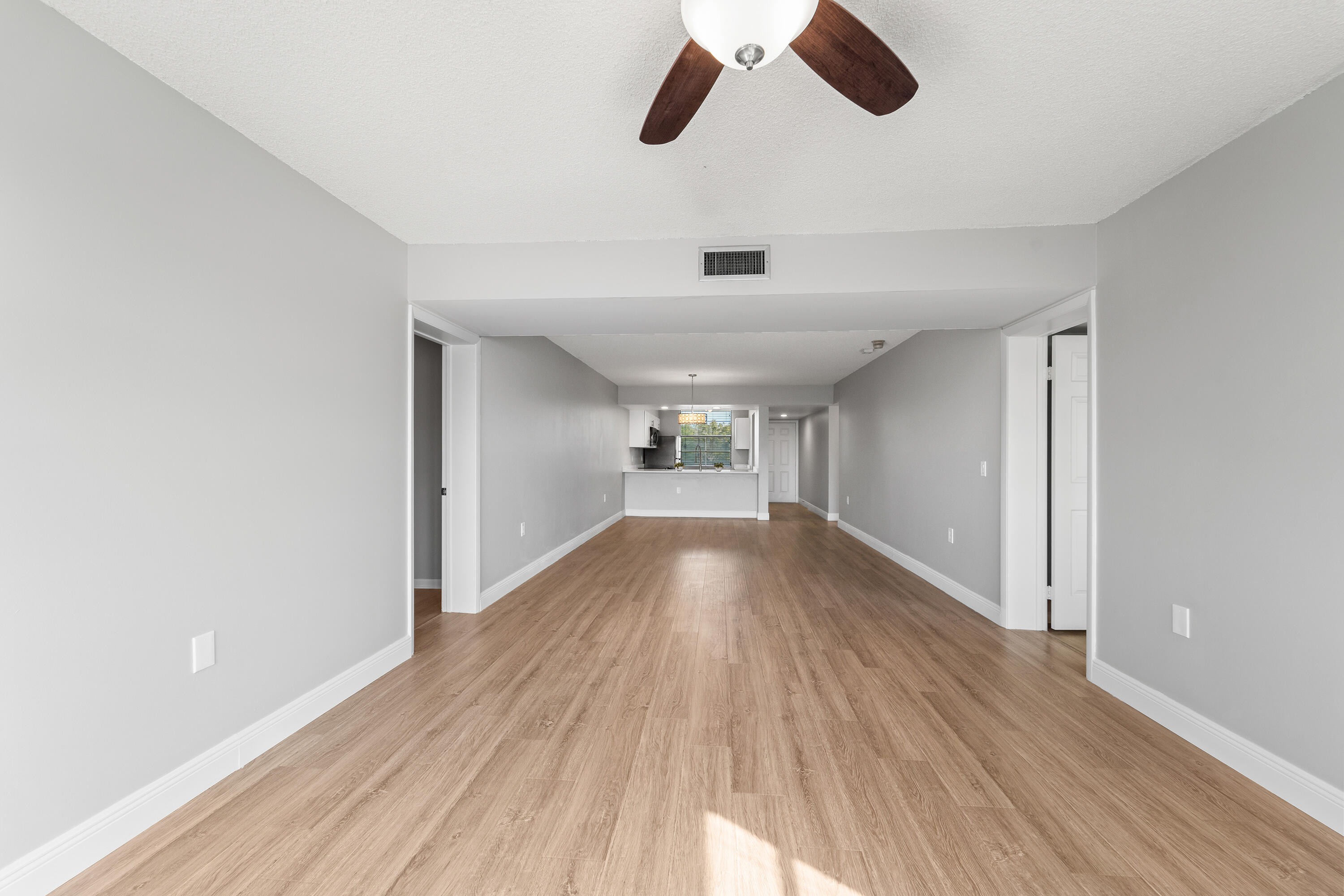 WHITEHALL CONDO OF THE LANDS OF THE PRESIDENT - Residential Lease