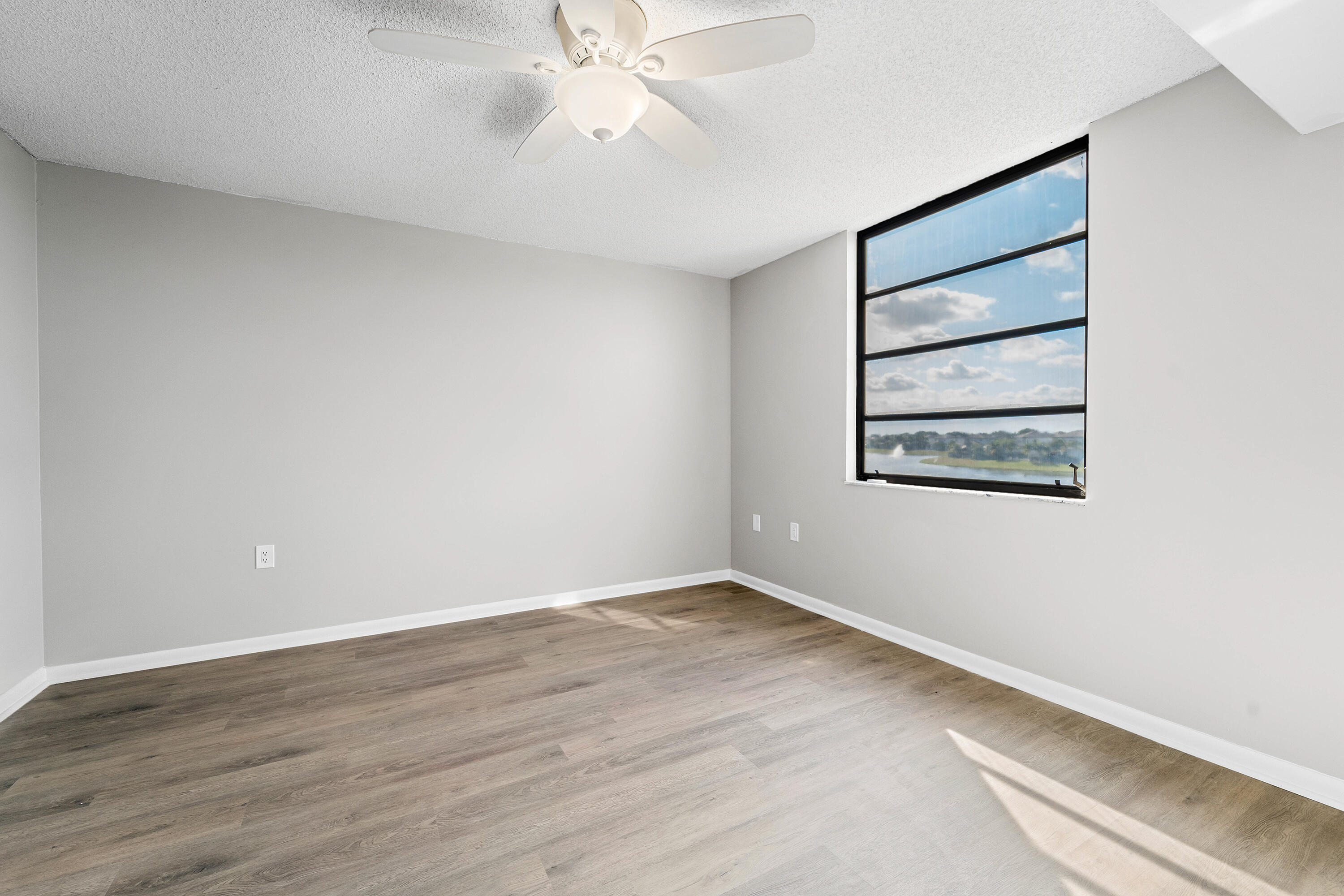 WHITEHALL CONDO OF THE LANDS OF THE PRESIDENT - Residential Lease