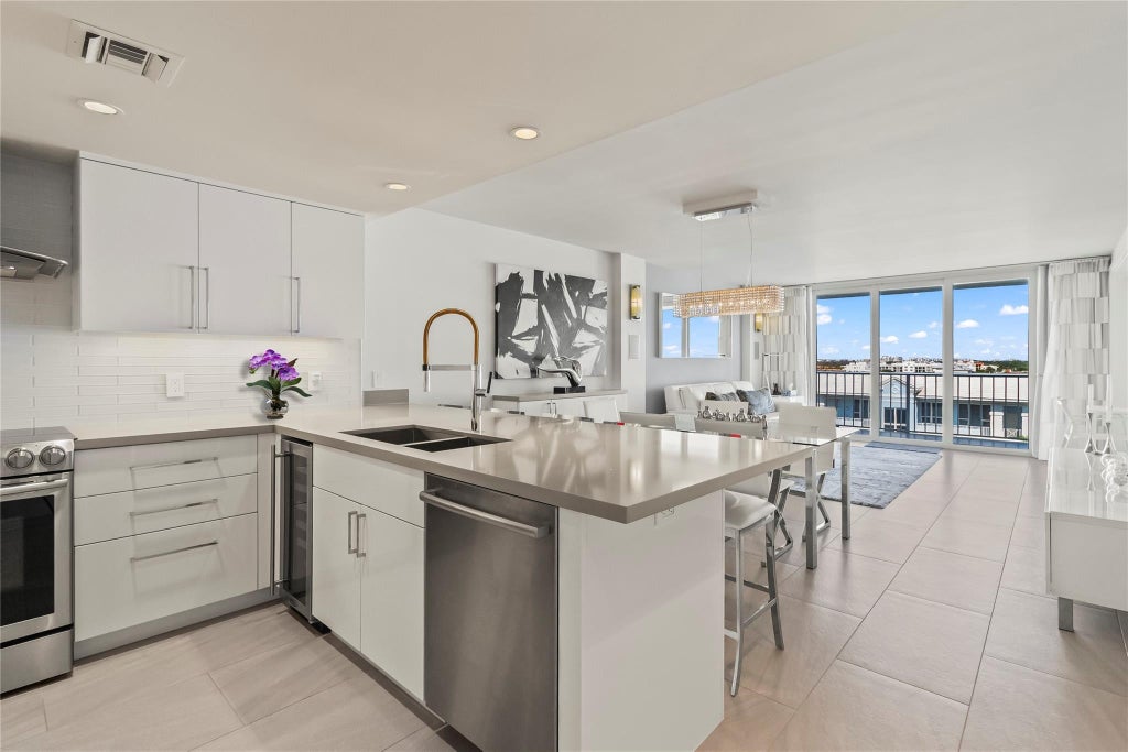 Photo of 800 SE 20th Avenue #809, Deerfield Beach, FL 33441 (MLS # F10537345)