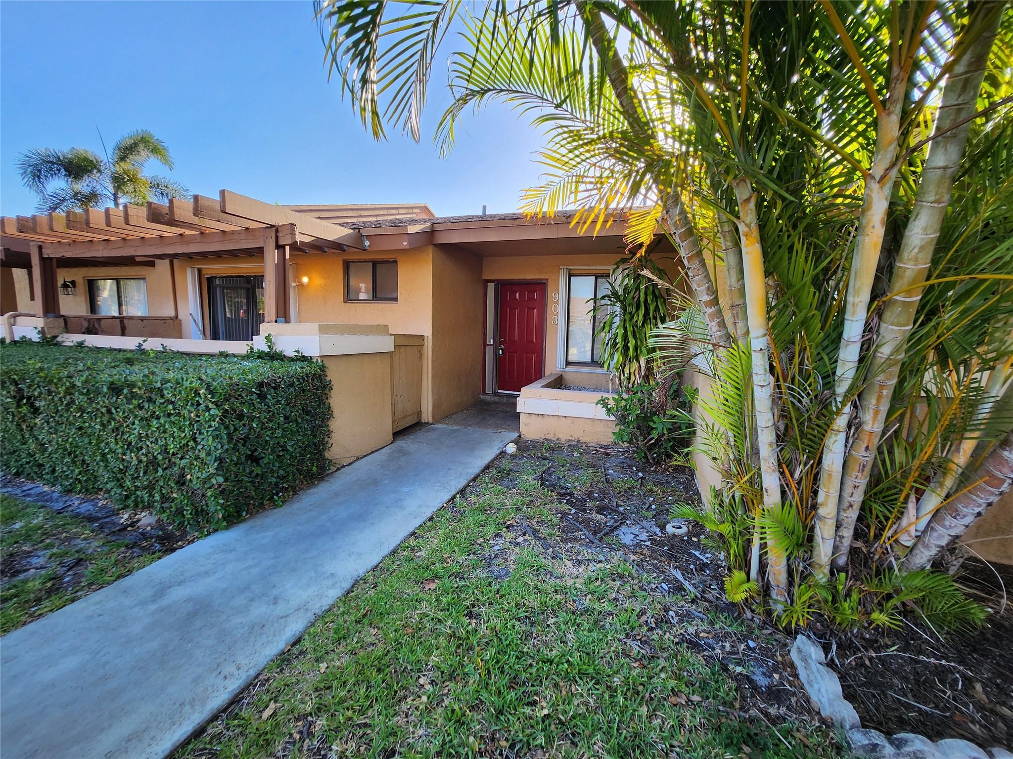 903 NW 79th Ter
