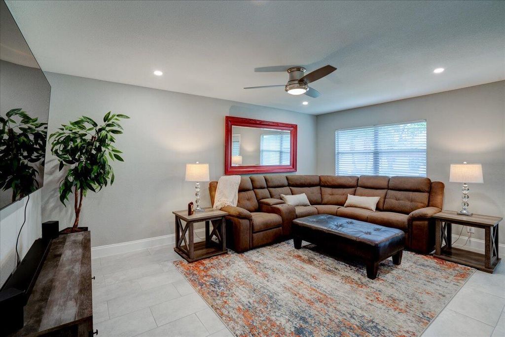 Photo of 69 Waterford C, Delray Beach, FL 33446 (MLS # R10948729)