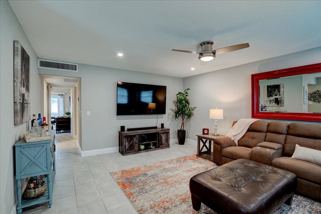 Photo of 69 Waterford C, Delray Beach, FL 33446 (MLS # R10948729)