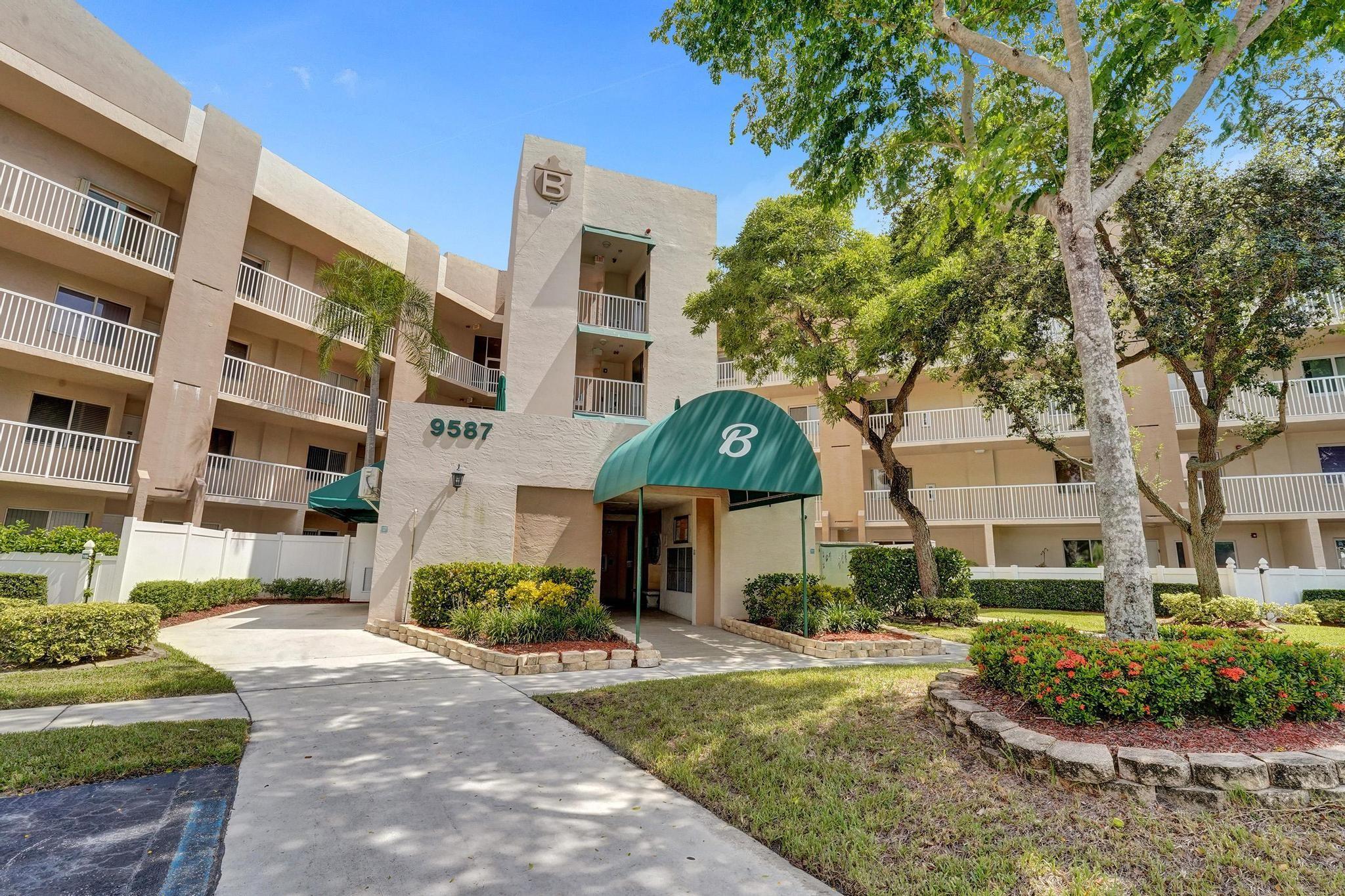 Discover this spacious 2 bed 2 bath condo with waterviews, located in the highly desirable Weldon neighborhood of Kings Point. Offering one of the largest floor plans, this home has plenty of natural light, a dedicated eat-in kitchen, and washer and dryer. The split bedrooms are generous in size and have walk-in closets. This vibrant 55+ has it all, a 60,000 sq ft clubhouse offering indoor and outdoor pools, fully equipped gym with fitness classes, pickleball courts, and a professional theater showcasing movies and live performances. Whether you’re looking for relaxation, recreation, or social activities, there’s always something to do. It also has a guarded gate entrance and private bus service for shopping, medical, and restaurant trips. Best priced unit in the building dont miss it!
--