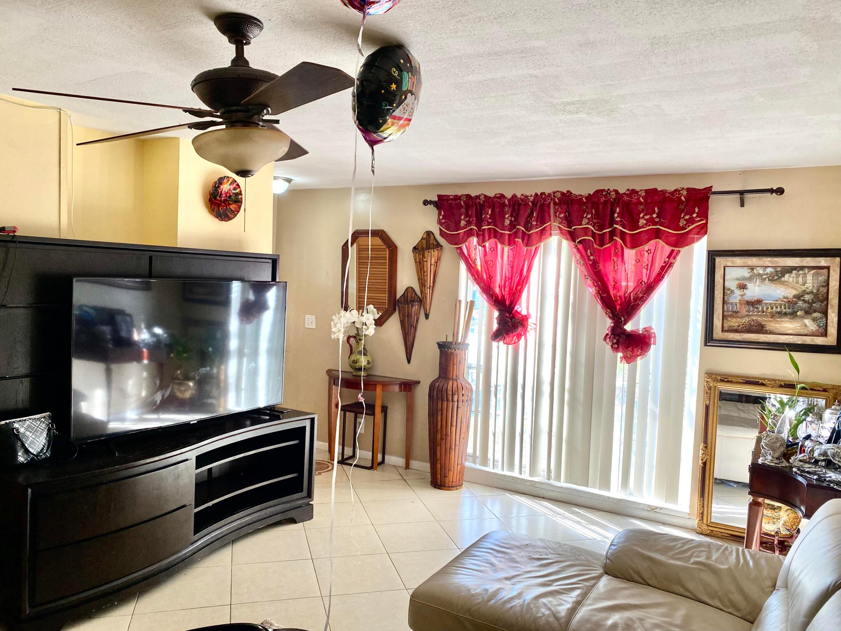 KNOLLWOOD CLUB CONDO - Residential