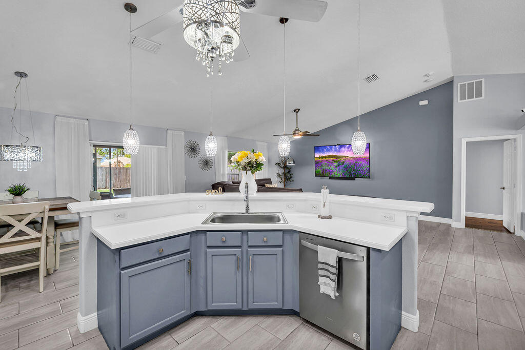 PORT ST LUCIE SECTION 46 1ST REPLAT - Residential