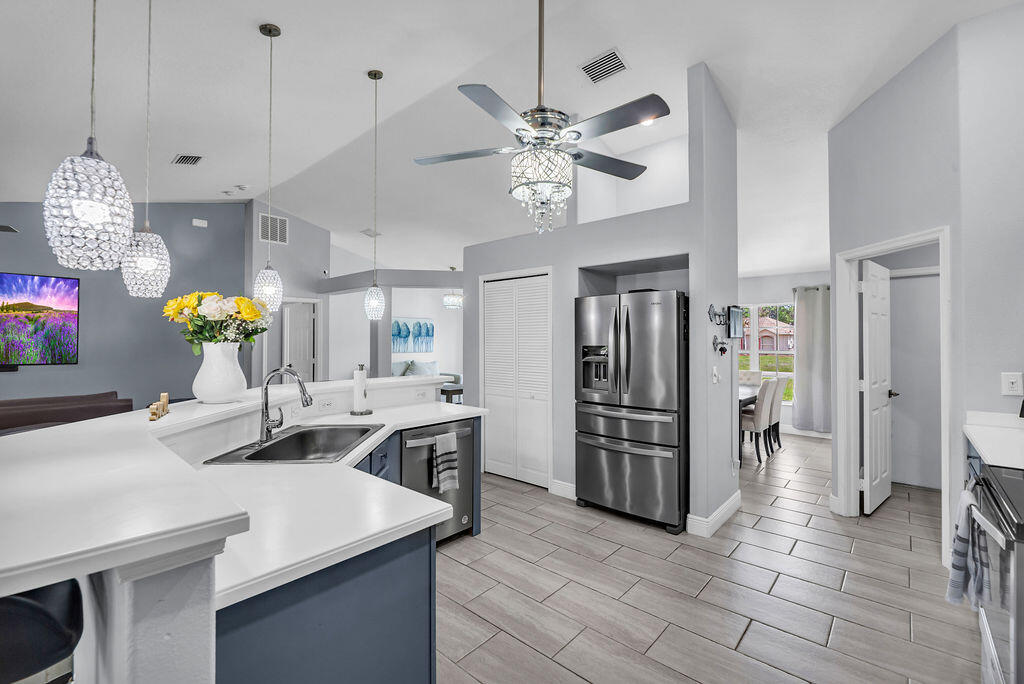 PORT ST LUCIE SECTION 46 1ST REPLAT - Residential