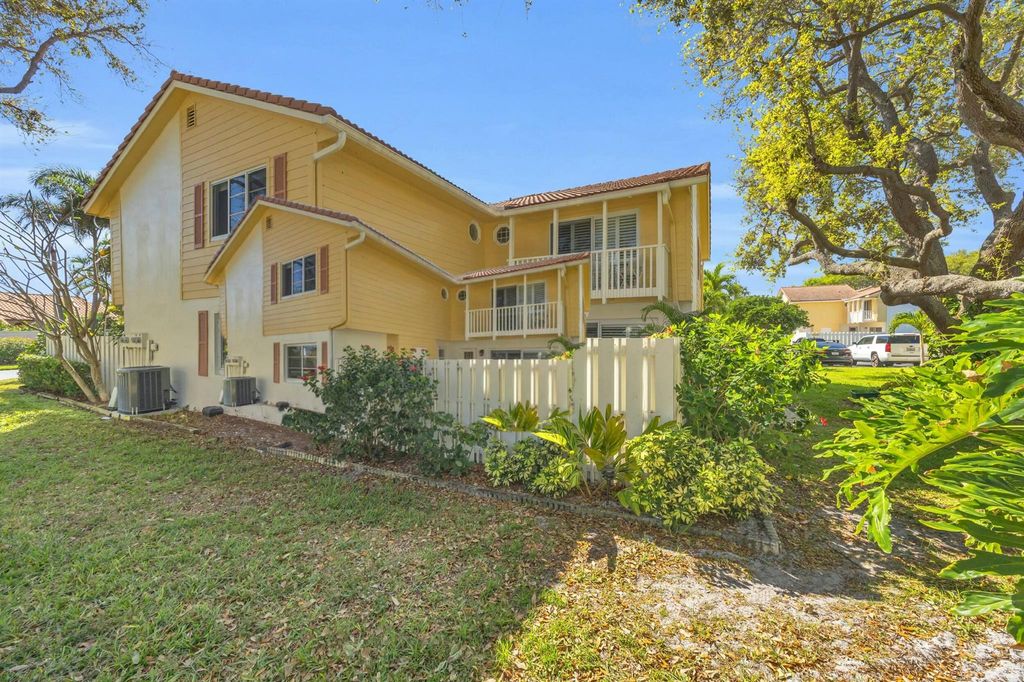 Photo of 234 Seabreeze Circle, Jupiter, FL 33477 (MLS # R11069905)