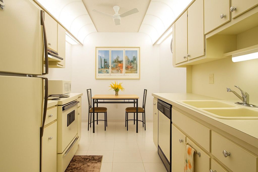 Photo of 4001 Hillcrest Drive #315, Hollywood, FL 33021 (MLS # F10492563)