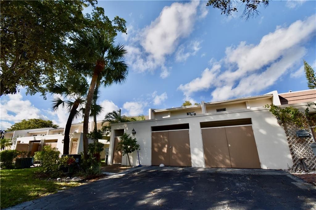 Photo of 3073 N Palm Aire Dr #10, Pompano Beach, FL 33069 (MLS # F10317210)