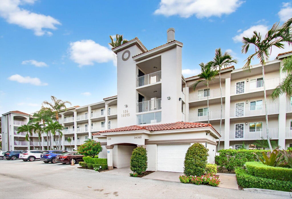 Photo of 14095 Royal Vista Drive #204, Delray Beach, FL 33484 (MLS # R11112475)