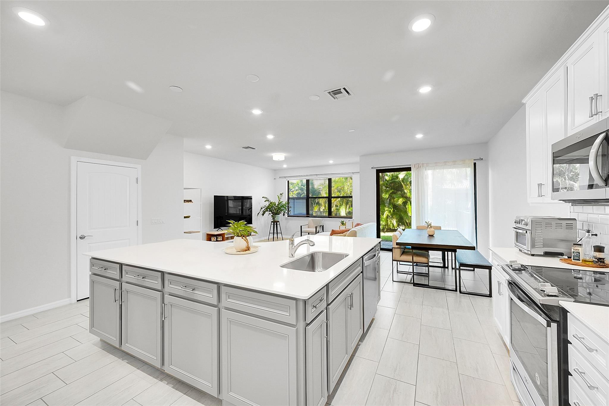 FIELDS AT GULFSTREAM POLO - Residential Lease