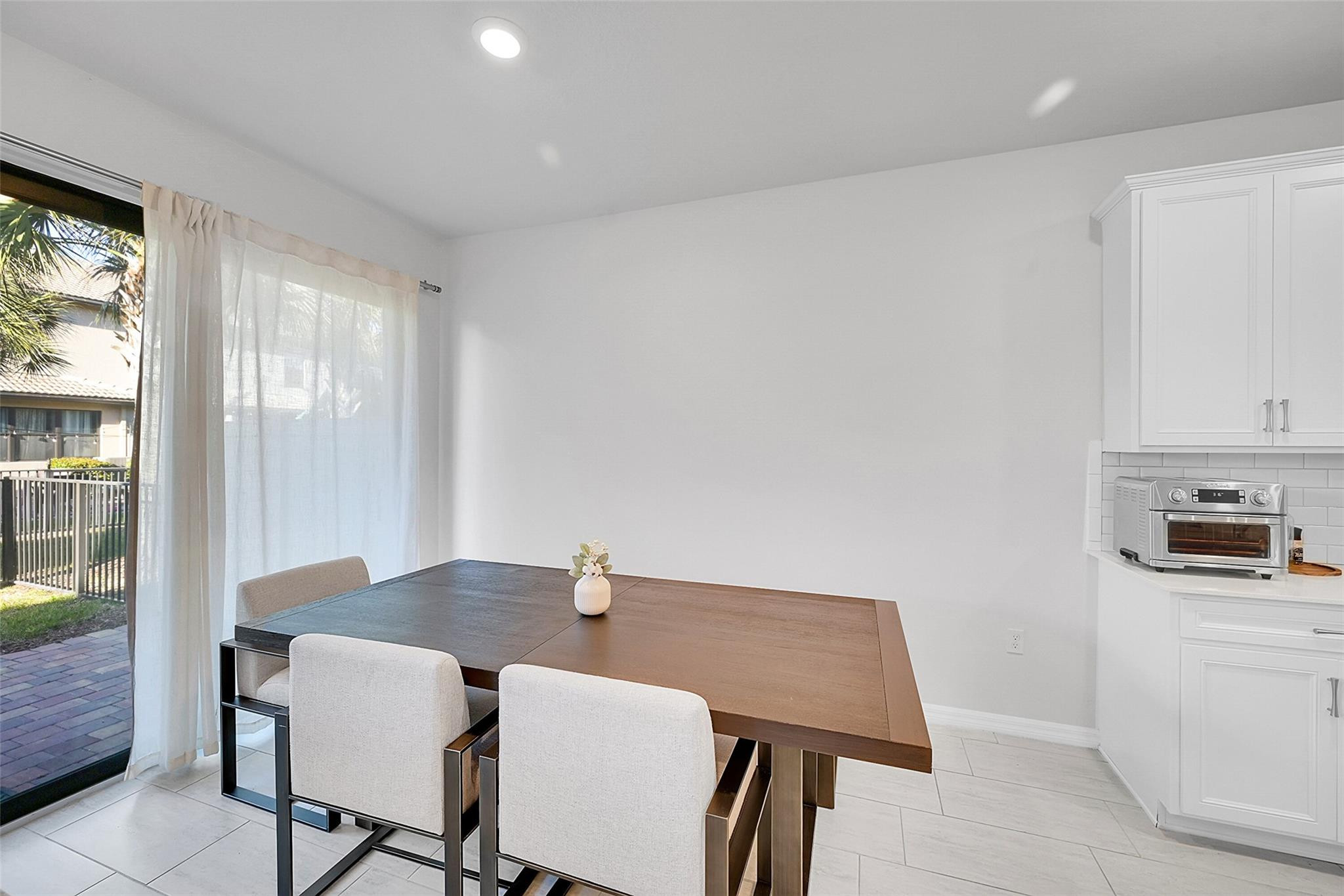 FIELDS AT GULFSTREAM POLO - Residential Lease