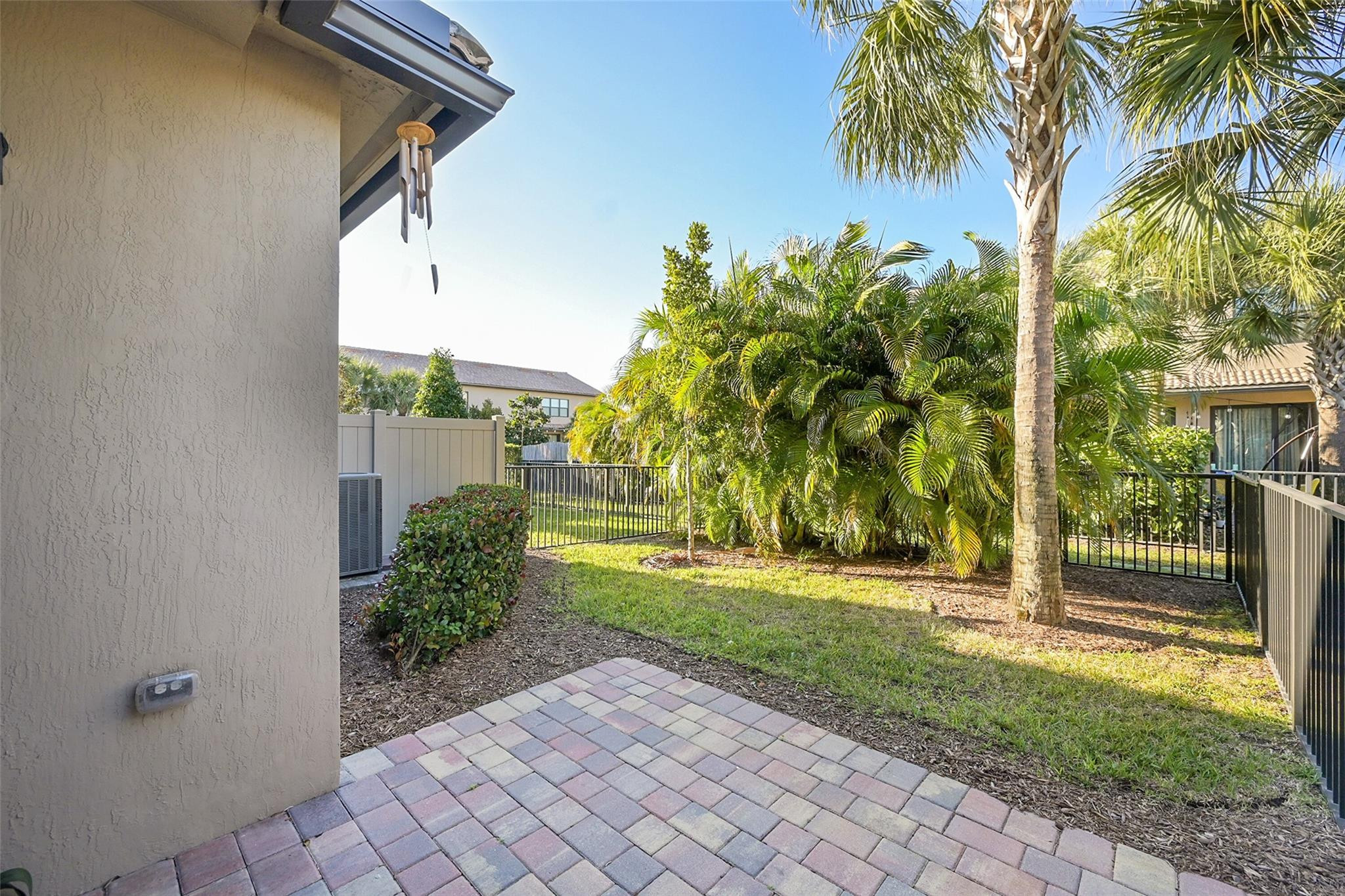 FIELDS AT GULFSTREAM POLO - Residential Lease