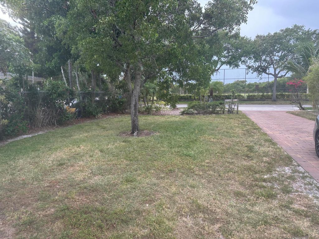 Photo of 729 SE 2nd Avenue, Delray Beach, FL 33483 (MLS # B26028217)