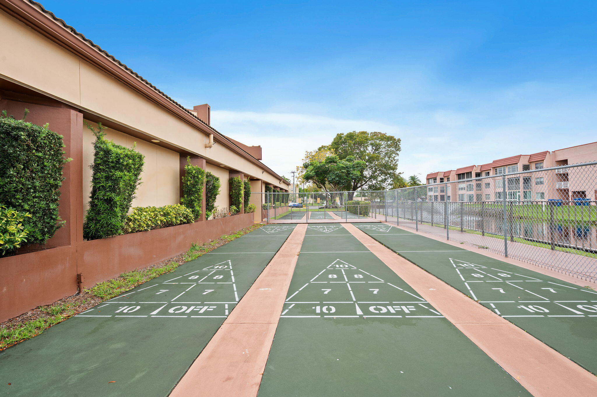 SUNRISE LAKES 100 CONDO - Residential