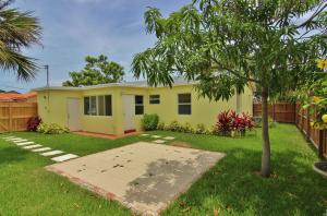 North Lake Worth In Pb 5 - Residential Lease