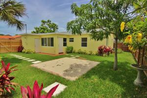 North Lake Worth In Pb 5 - Residential Lease