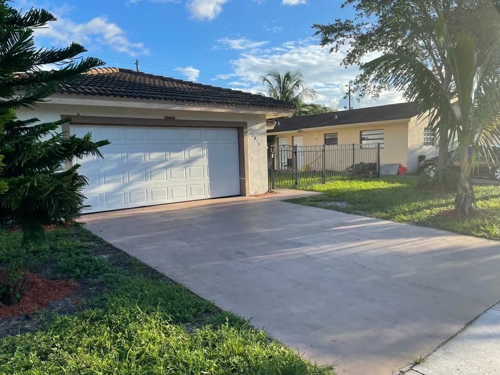 Photo of 2815 NW 12th Ct, Fort Lauderdale, FL 33311 (MLS # F10302787)